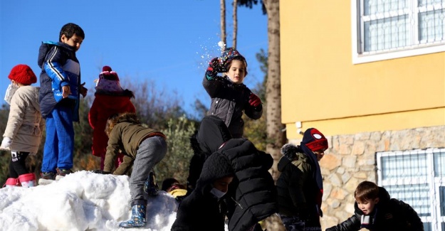 Alanya Belediyesi’nden Çocuklara Kar Sürprizi