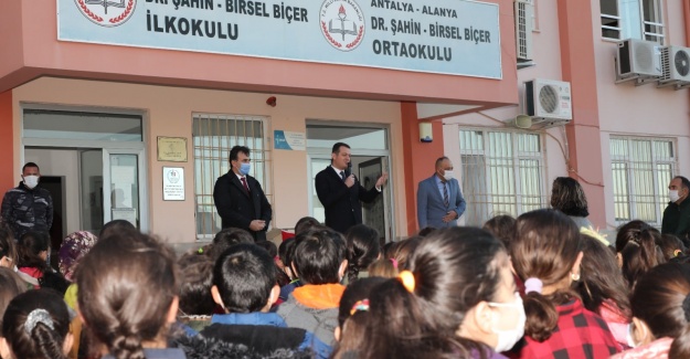 Kaymakam Ürkmezer Dr Şahin Birsel Biçer İlk-Ortaokulunu Ziyaret Etti