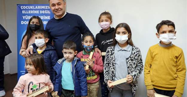 Alanya Belediyesi Diyabetli Çocuklara Ücretsiz Sensörlü Glikoz Ölçüm Cihazı Dağıttı
