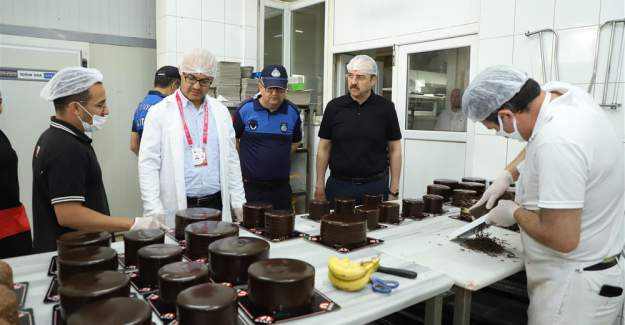 Alanya Belediye Zabıtası'ndan Bayram Öncesi İmalathane ve Marketlere Denetim