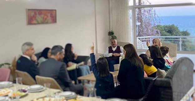 Vali Yazıcı Çocukevleri'nde Kalan Çocuklarla İftar Yaptı