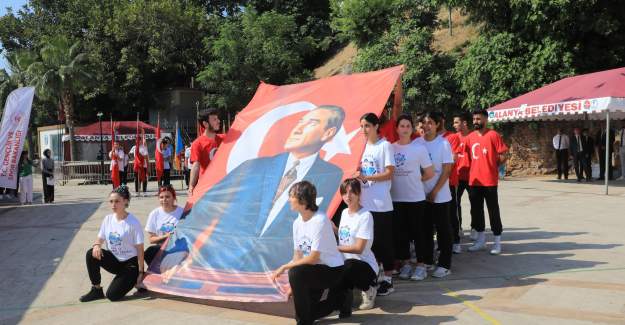 19 Mayıs Atatürk'ü Anma Gençlik ve Spor Bayramı Alanya'da Coşkuyla Kutlandı