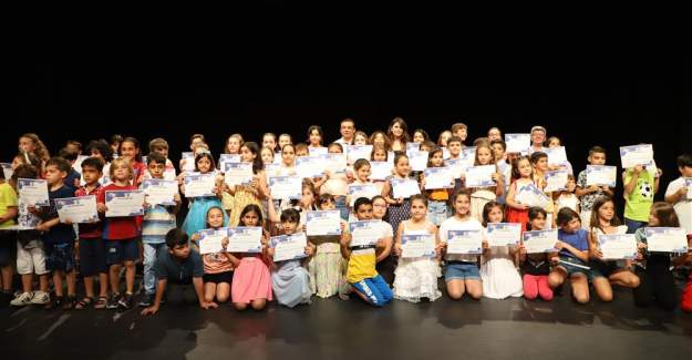85 Çocuk Alanya Belediyesi'nin Düzenlediği Yaratıcı Drama Kursundan Mezun Oldu