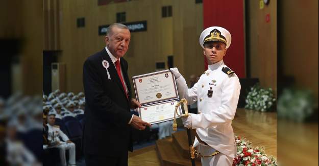 Alanyalı Öğrenciye Cumhurbaşkanı Erdoğan'dan Plaket