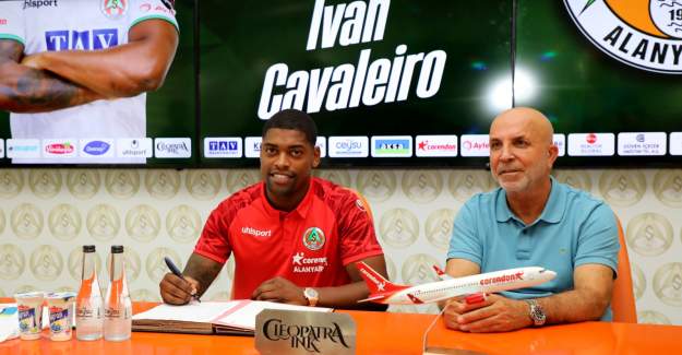 Ivan Cavaleiro Corendon Alanyaspor’da