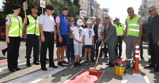 Vali Yazıcı ‘Yayalara Öncelik Duruşu, Hayata Saygı Duruşu’ Etkinliğine Katıldı