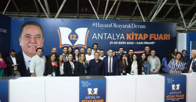 12. Antalya Kitap Fuarı Rekor Ziyaretçi İle Sona Erdi