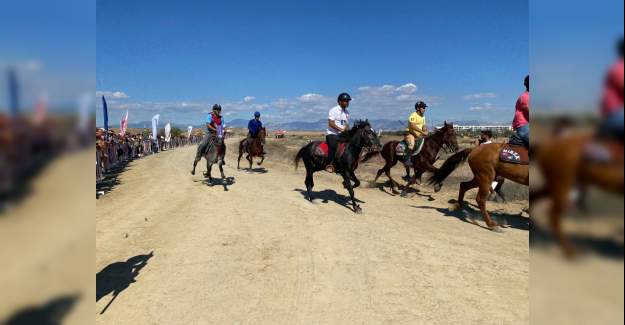 Geleneksel  Manavgat-Side Rahvan At Yarışları Yapıldı