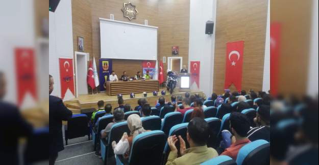 İki Tekerlekli Taşıyıcılarda Kask ve Koruyucu Ekipmanların Önemi Konusunda Konferans Verildi