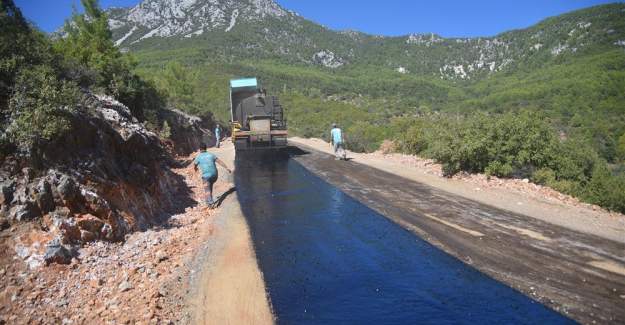 Şıhlar Mahallesi'nde 5 Km Yol Asfaltlandı