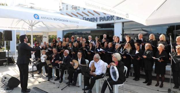 Aktif Yaşlı Merkezi TSM Korosu Emekliler İçin Konser Verdi