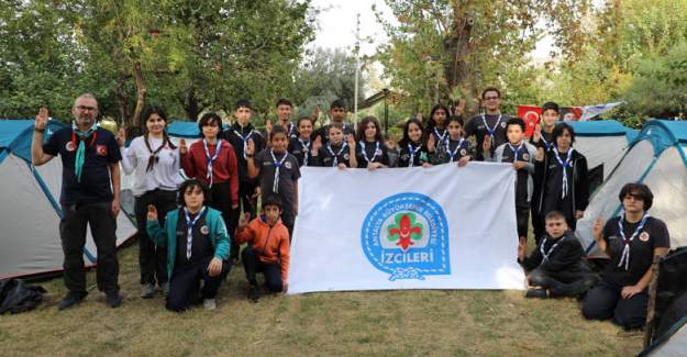 Büyükşehir İzcileri Zeytin Park’ta Kamp Yaptı