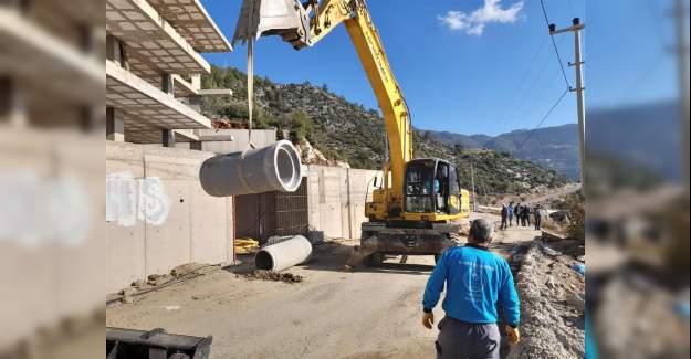 Alanya Belediyesi'nden Yağışlar Öncesi Yoğun Mesai