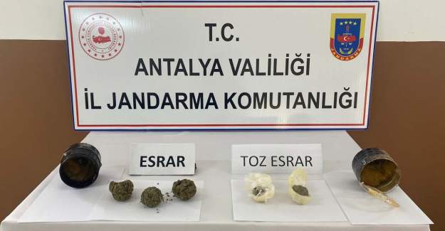 Jöle Kutusunun İçinden 450 Gram Esrar Çıktı