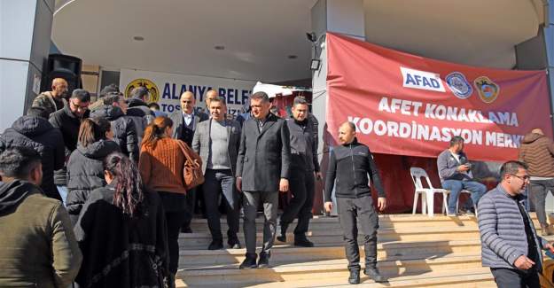 Alanya Depremzedelere Sahip Çıkıyor