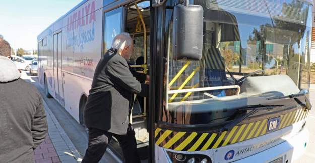 Büyükşehir Depremzedelerin Ulaşım Desteği Sağlıyor