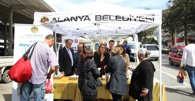 Alanya Belediyesi Dünya Su Günü'nde Perlatör Dağıtarak Su Tasarrufuna Dikkat Çekti