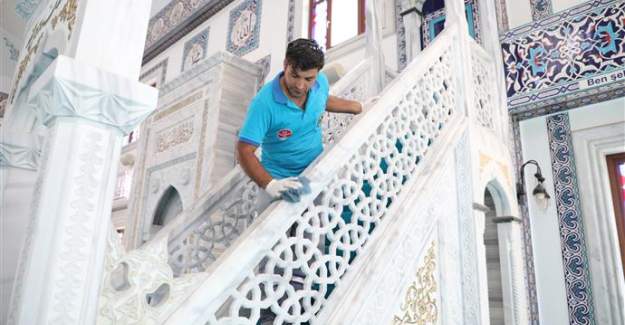 Camilerde Ramazan Temizliği