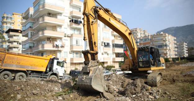 Mahmutlar Ahmet Yatmaz Caddesi Sahil Yoluna Bağlanıyor