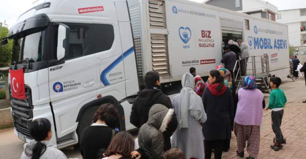 Büyükşehir Mahallelere Sıcak Yemek Ulaştırmaya Devam Ediyor