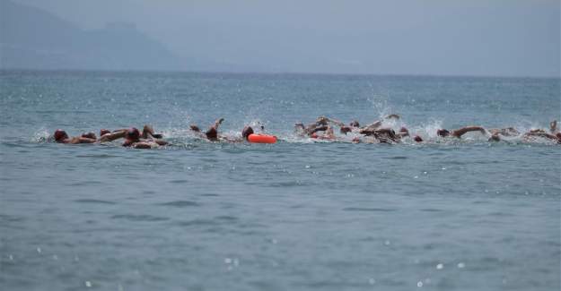 Alanya Uluslararası Açık Su Yüzme Yarışmaları Yapıldı
