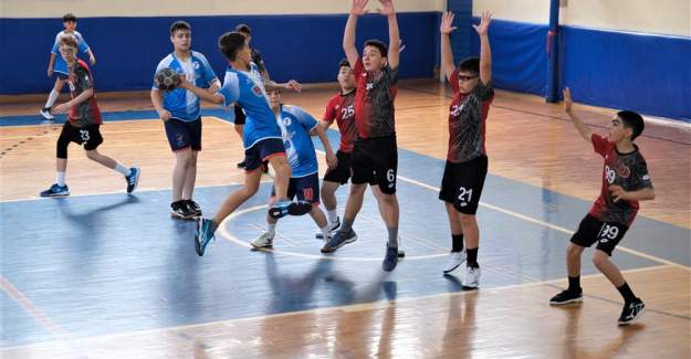 Alanya'da Hentbol Şöleni Başladı