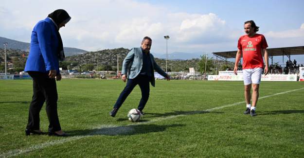 Çiftçi Kupası'nın Başlama Vuruşunu Başkan Böcek Yaptı
