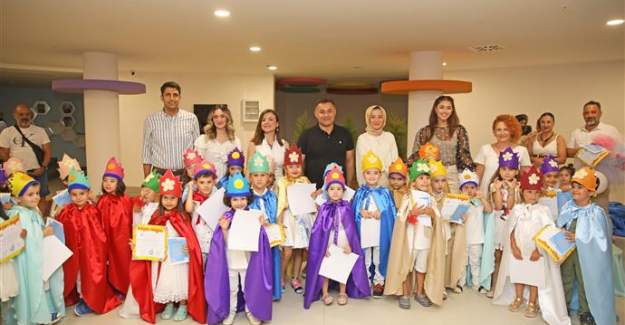 Alanya Belediyesi Kreş ve Çocuk Akademisi İlk Mezunlarını Verdi