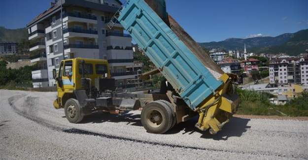 Alanya Belediyesi'nden 3 Koldan Asfalt Çalışması