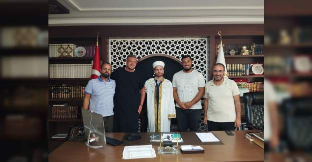Alman Uyruklu Chrıstıan Gaenge Müslüman Oldu