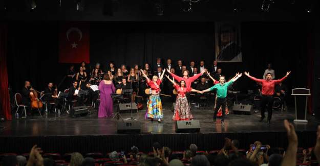 Büyükşehir “Yaza Merhaba” Konseri Düzenledi