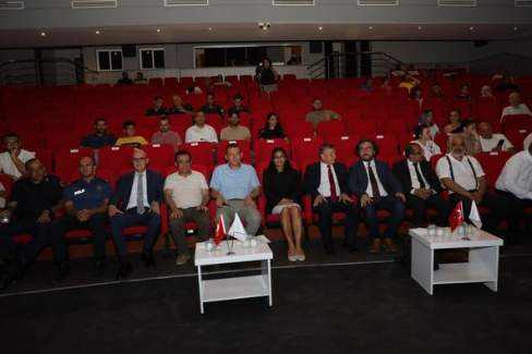 Kaymakam Ürkmezer 15 Temmuz Darbe Girişimi ve Küresel Güç Merkezinin Hedefindeki Türkiye Konulu Konferansa Katıldı