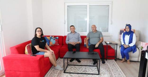 Kaymakam Ürkmezer 15 Temmuz Şehidimiz Ahmet Kara'nın Ailesi Merve Yazıcıoğlunu Ziyaret Etti