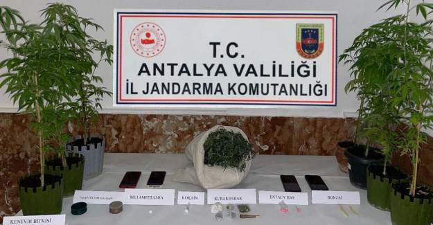 Kemer’de 17 Şüpheli Şahıs Suçüstü Yakalandı