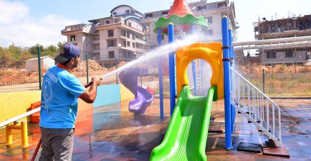 Alanya Belediyesi'nden Okullara Temizlik Desteği