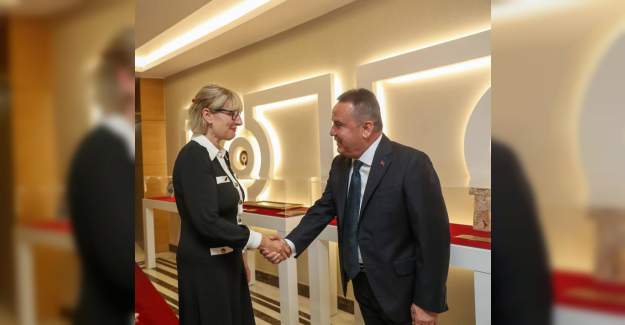 İngiltere Büyükelçisi Jill Morris’ten Başkan Böcek’e ziyaret