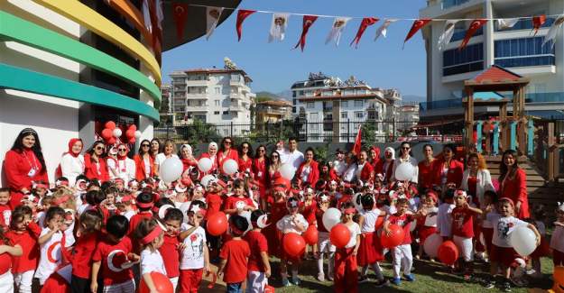 Alanya Belediye Kreşinde Cumhuriyet'in 100.Yıl Coşkusu