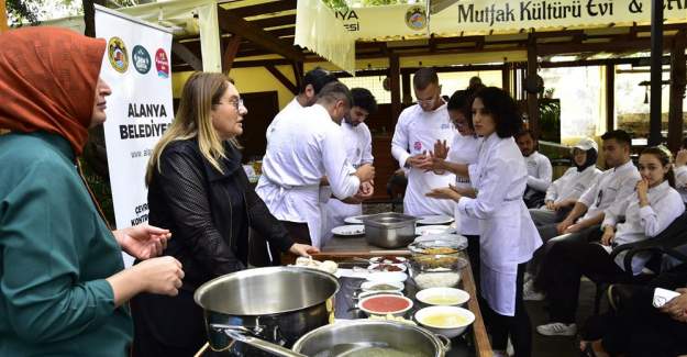 Alkü'lü Öğrenciler Tescilli Lezzet Gülüklü Çorba'yı Öğrendi