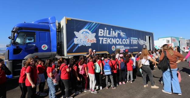 BİLİMFEST’te Kepez’in Bilim Tırına Yoğun İlgi