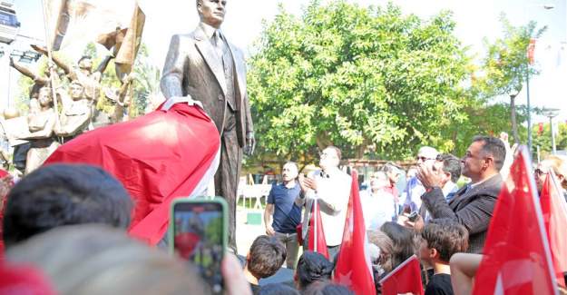 Cumhuriyet'in 100.Yılında Atatürk Anıtı Açıldı