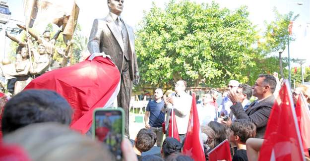 Cumhuriyet'in 100.Yılında Atatürk Anıtı Açıldı