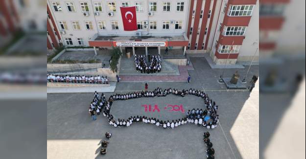 Sosyal Bilgiler Lisesi'nden Muhteşem Koreografi