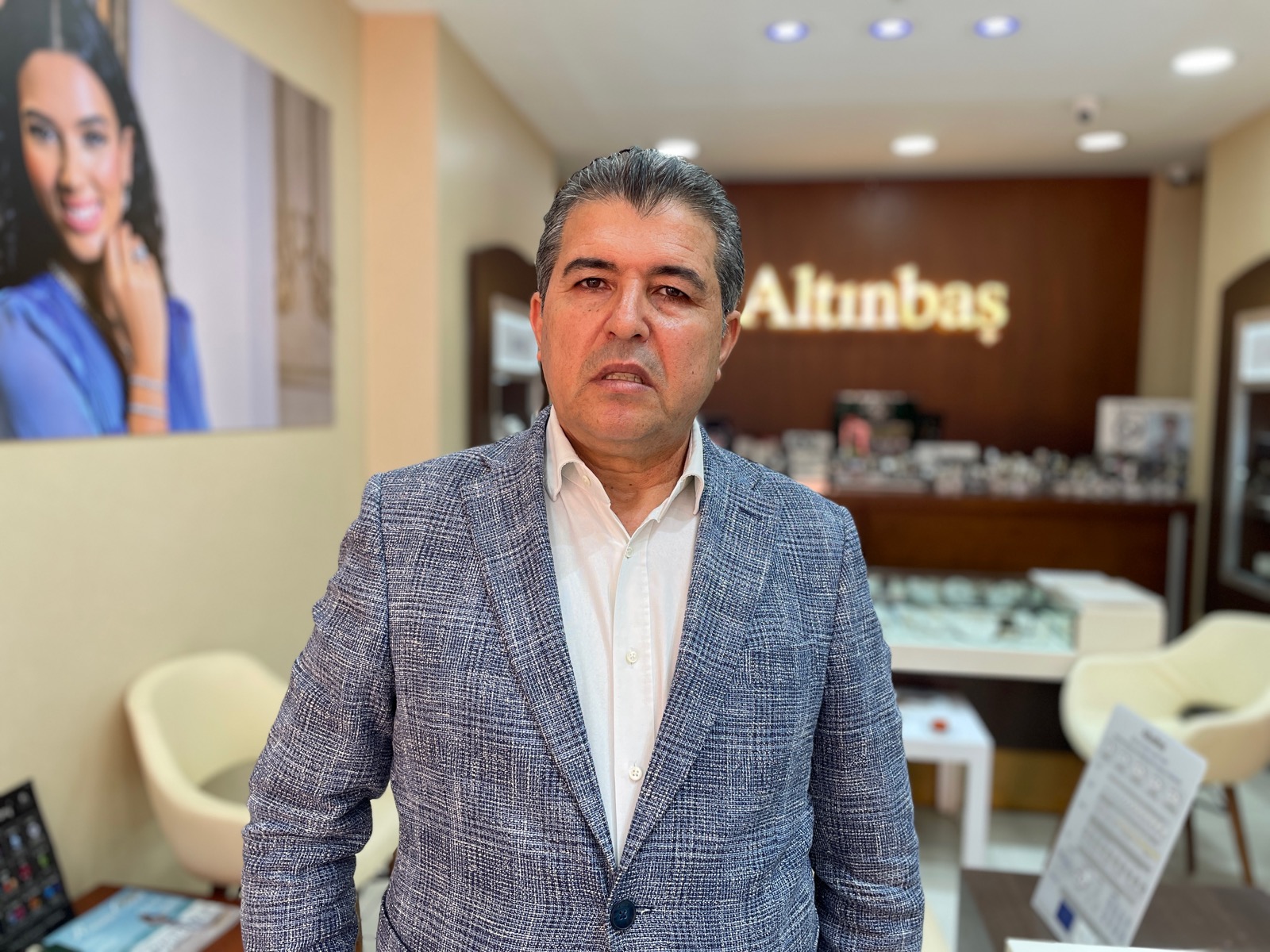 Altınbaş'ta indirim günleri başladı