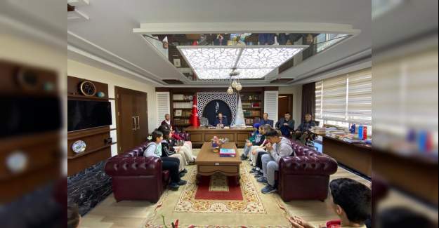 Yaylalı Ortaokulu Öğrencilerinden Müftü İlhan'a Ziyaret