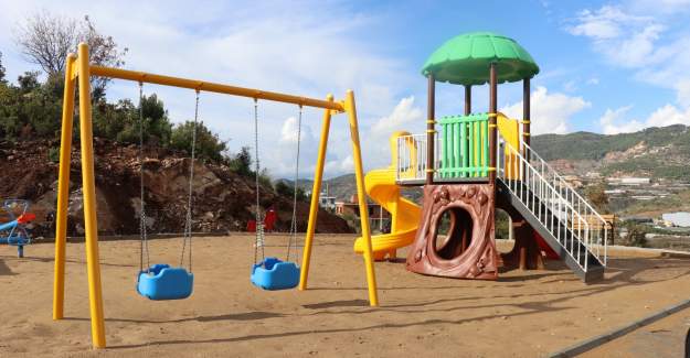 Alanya Belediyesi, 4 Mahalleye Yeni Çocuk Parkları Kazandırdı