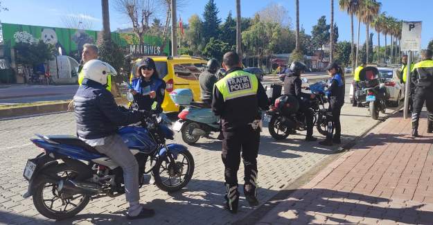 Alanya İlçe Emniyet Müdürlüğü, Motosiklet Sürücülerine Yönelik Bilgilendirme Faaliyeti Gerçekleştirdi