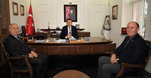 Alanya CHP Belediye Başkan Adayı Osman Özçelik Kaymakam Ürkmezer'i Ziyaret Etti