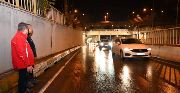 Büyükşehir Belediyesi Afetzedelerin Yanında
