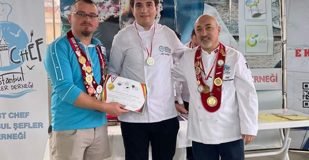 Alkü'lü Öğrenci Fethiye'den Madalya ile Döndü