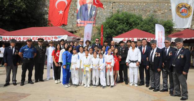 19 Mayıs Atatürk'ü Anma Gençlik ve Spor Bayramının 105. Yılı Alanya'da Coşkuyla Kutlandı